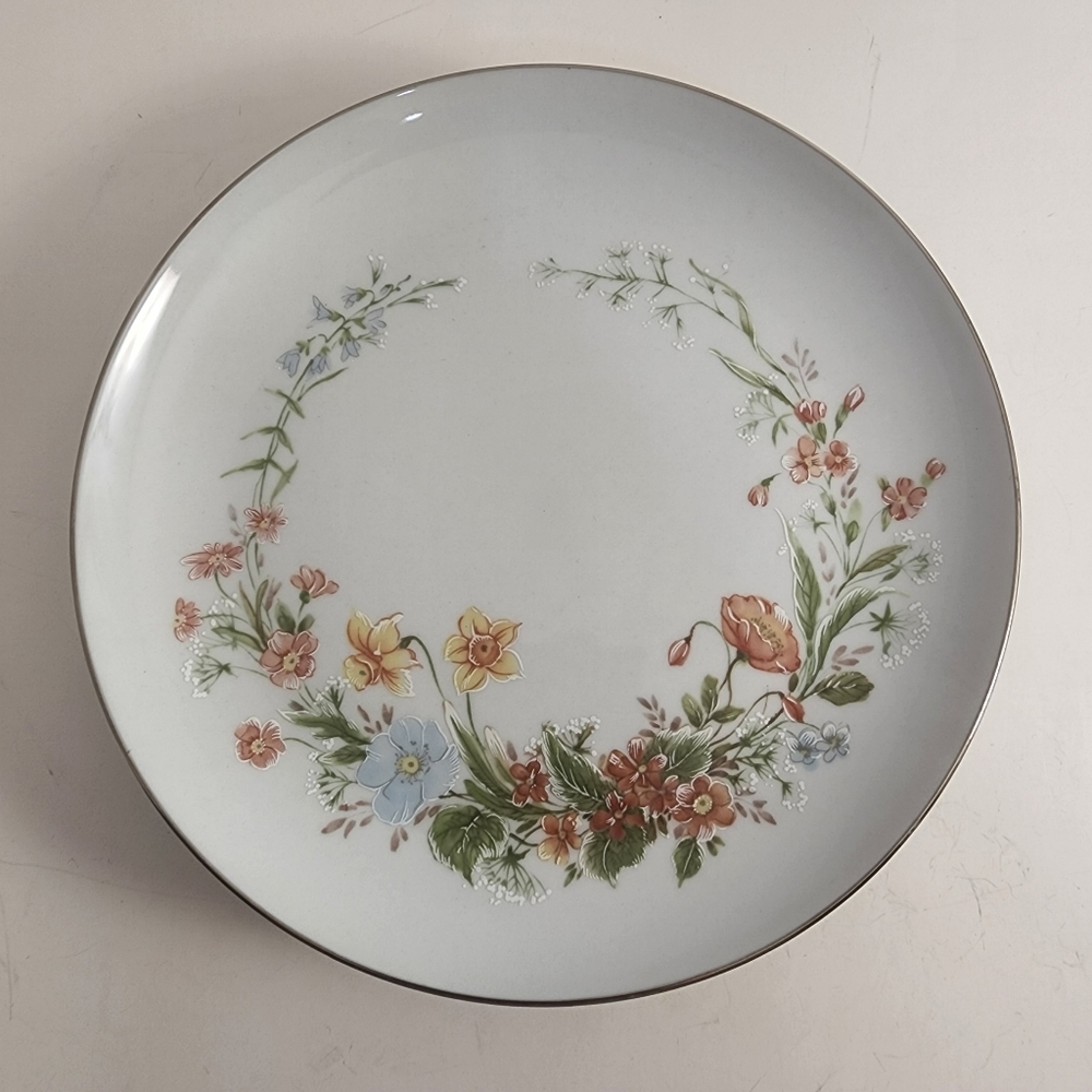Premiere Fine China Berkshire salad plates - Picture 1 of 6